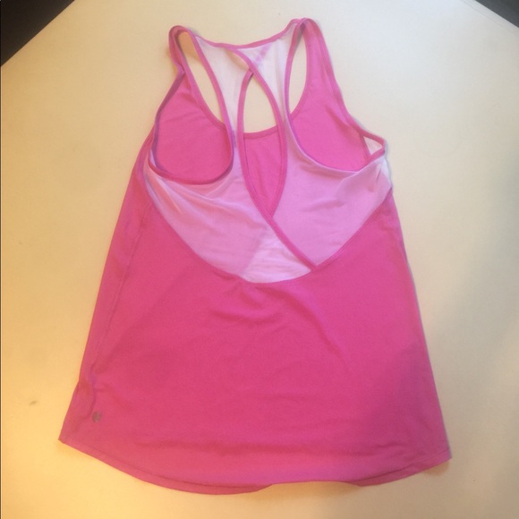 Lululemon pink and white mesh tank. - Picture 5 of 6
